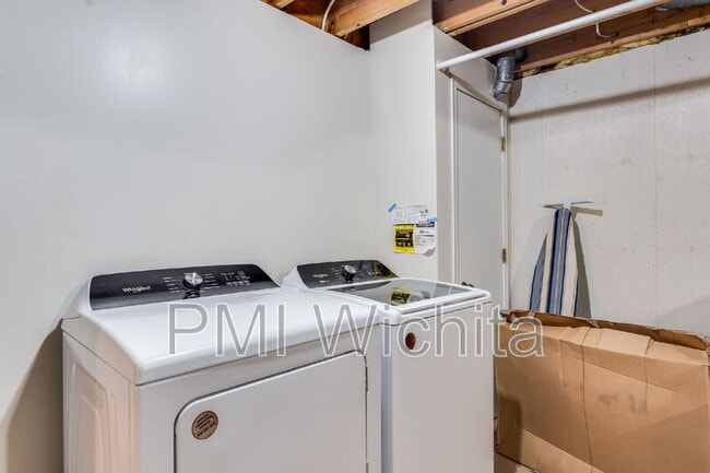 Building Photo - 10034 Bayley Ct