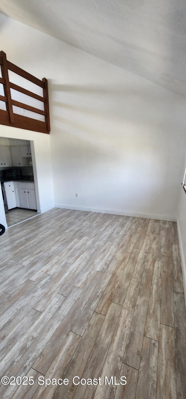 Building Photo - 204 Pierce Ave