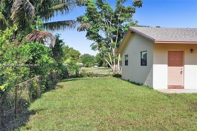 Building Photo - 5619 McKinley St