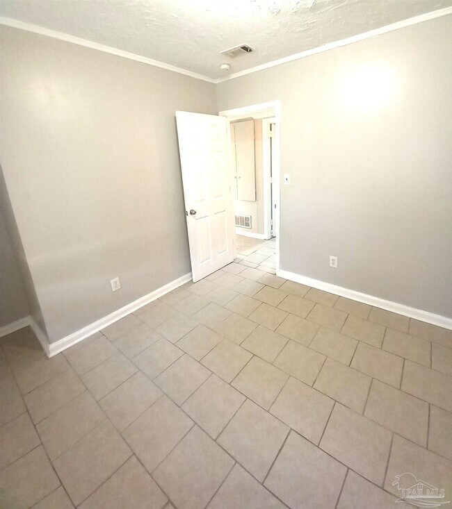 Building Photo - 9 Besma Dr