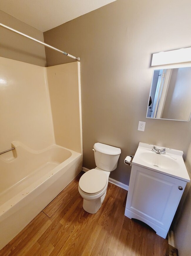 Building Photo - Gretna Apartments