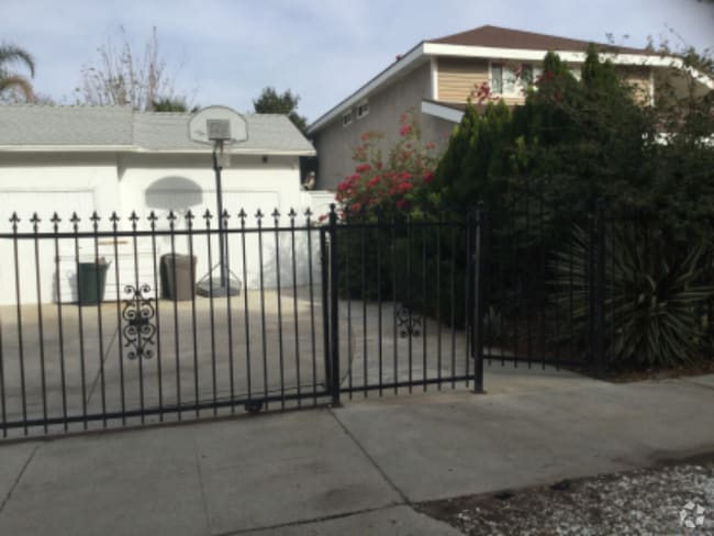 Building Photo - 20957 Community St