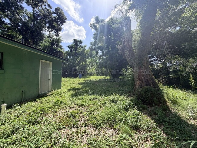 Building Photo - 5601 Bryson Dr