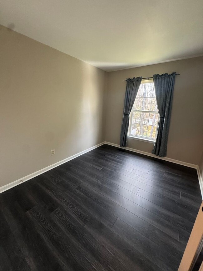 Building Photo - BEAUTIFUL Single Family Home in Abingdon! 4 Bedrooms | 2 Full Baths | 2 Half Baths | Approx. 2,66...