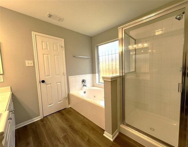 Building Photo - 3031 Valley Ct