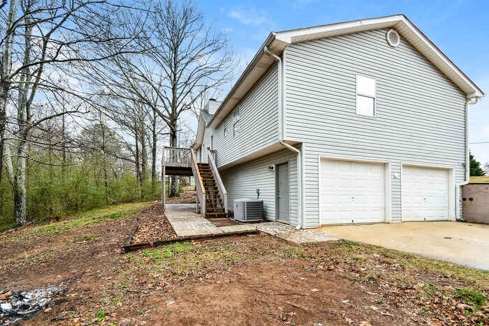 Building Photo - 375 Ridgewood Dr