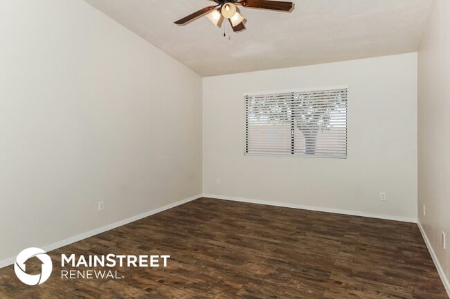 Building Photo - 1576 W Highsmith Dr