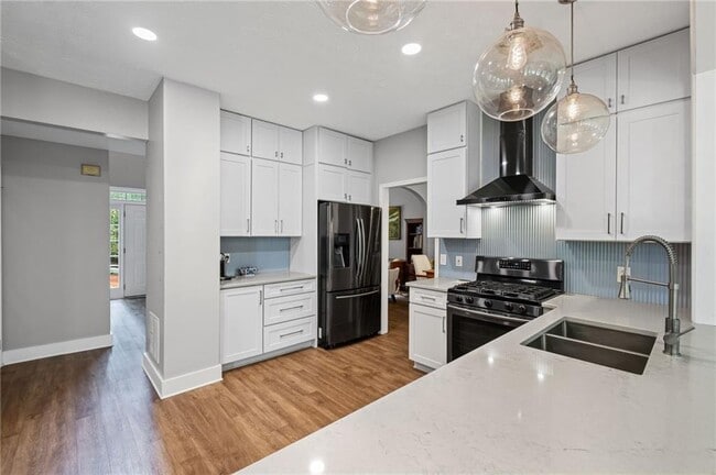 Building Photo - 135 Sable Pointe Dr