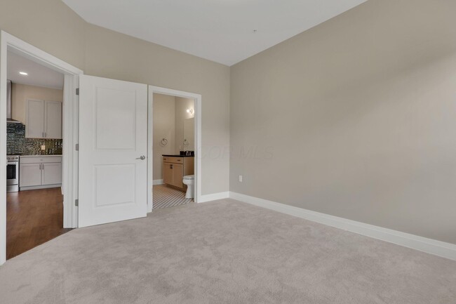 Building Photo - 6633 Dale Dr