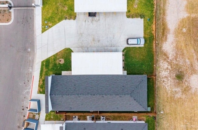 Building Photo - 19 S Links Dr