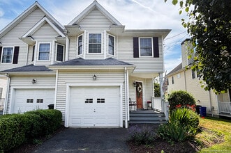 Building Photo - 391 S Pine Creek Rd