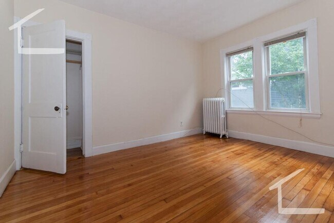 Building Photo - HOT BRIGHTON LISTING!!!!