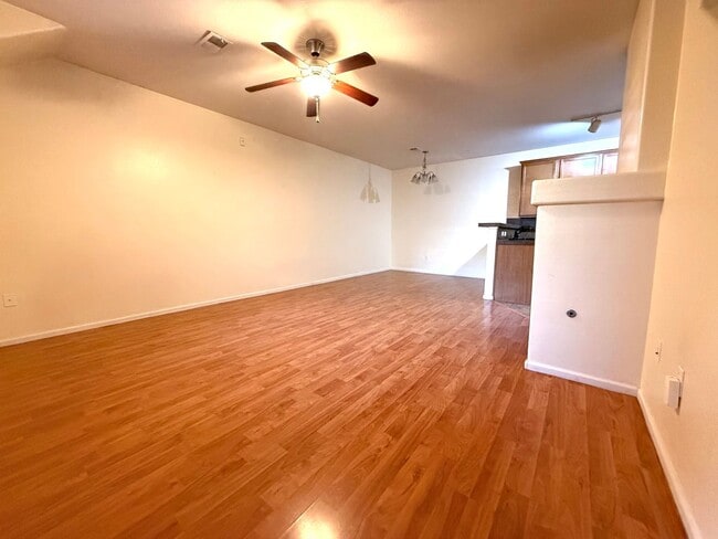 Building Photo - 2 bed/2.5 bath Townhome in Central Arvada ...