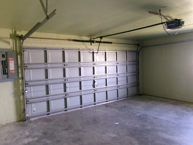 Building Photo - 1709 NW 36th Pl