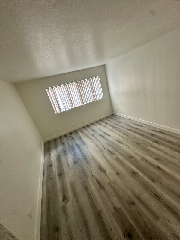 Building Photo - 15009 Moorpark St