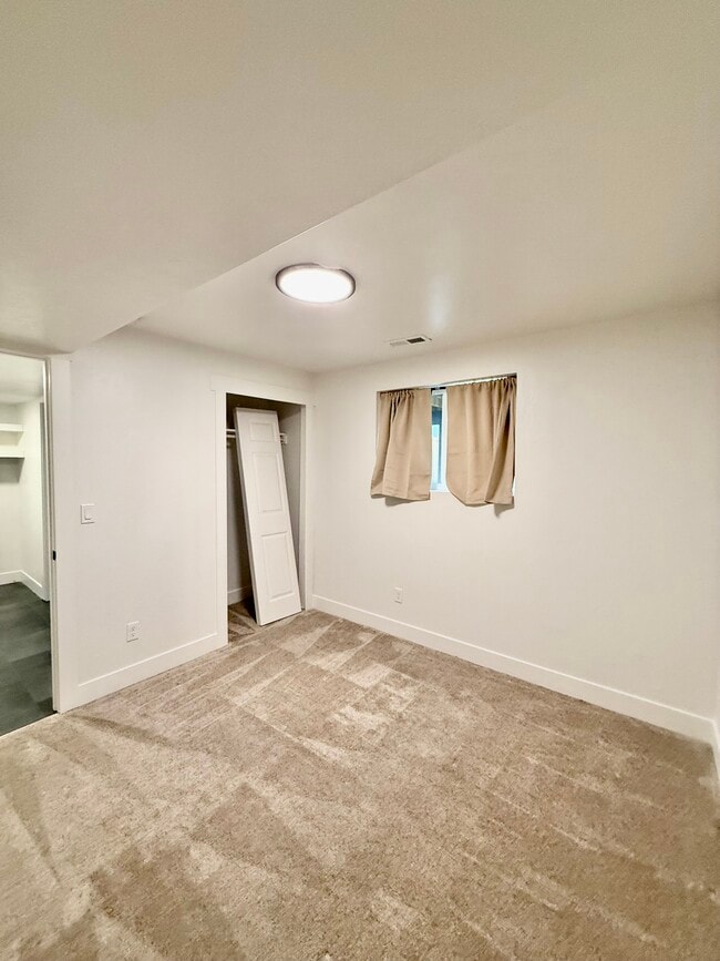 Building Photo - 11152 S Lyndbrook Way