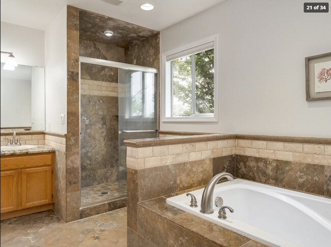Building Photo - 320 NW 163rd Pl