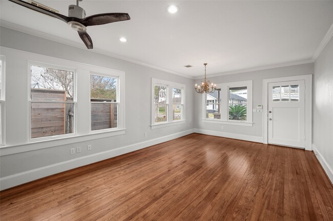 Building Photo - 334 E 24th St