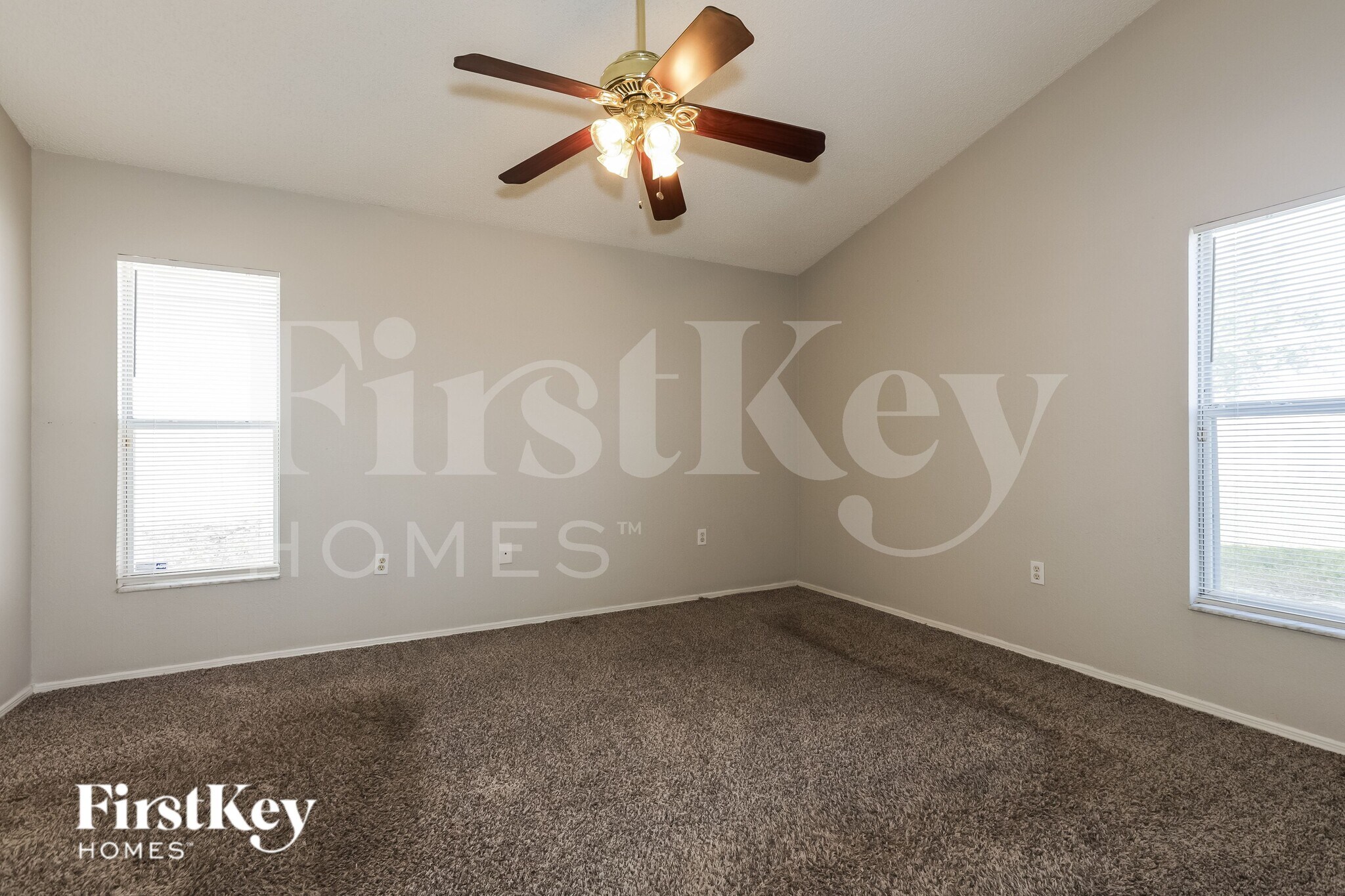 Building Photo - 1237 E Grove Ave