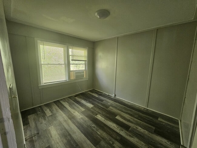 Building Photo - 108 Hilton St