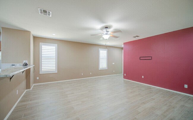 Building Photo - 6826 W Charter Oak Rd