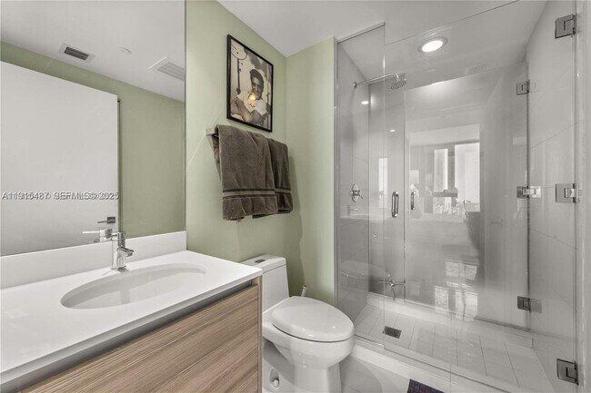 Building Photo - 121 NE 34th St