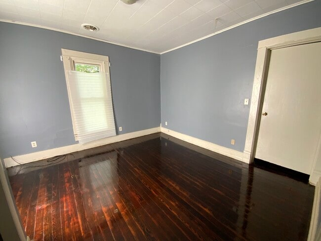 Building Photo - 526 Harvey St