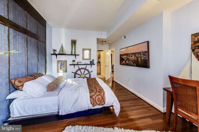 Building Photo - 717 President St