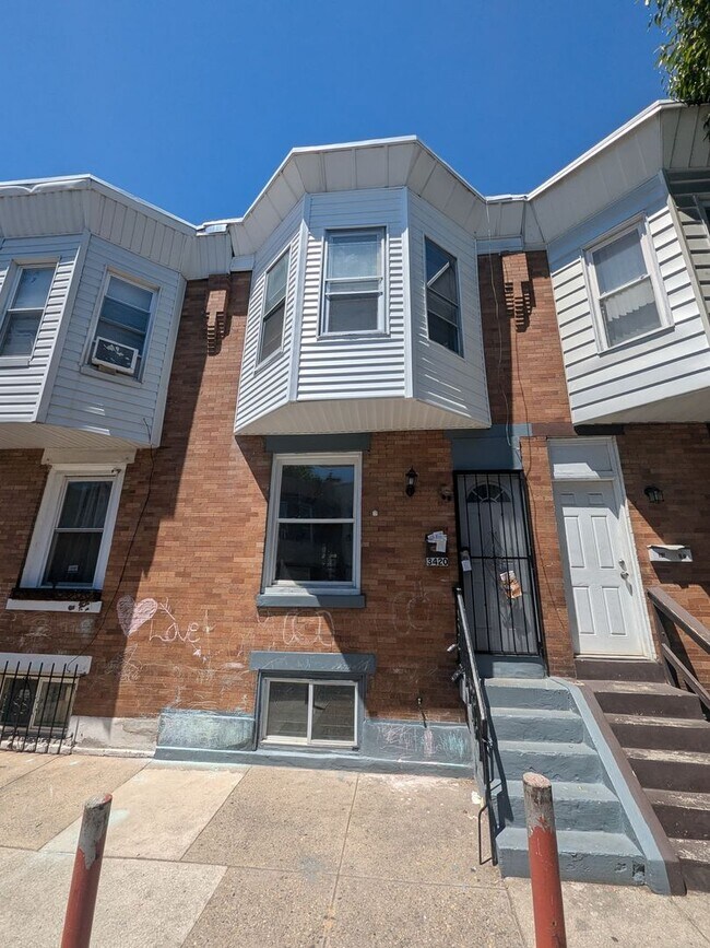 Building Photo - Beautiful Home - Kensington