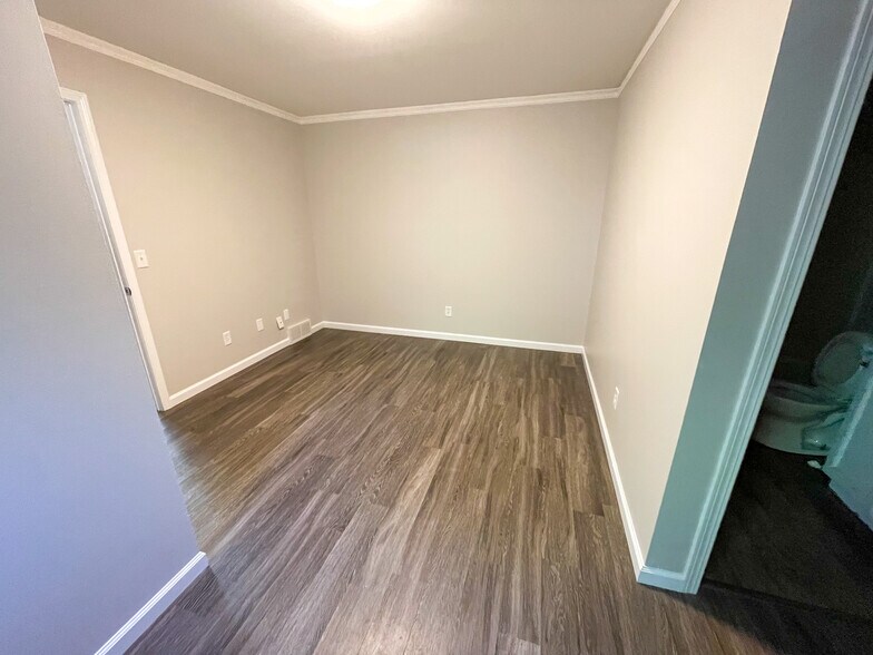 Building Photo - 2925 King James Way