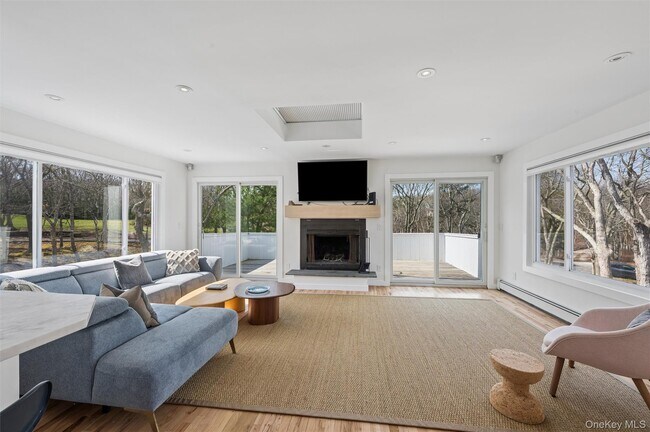 Building Photo - 14 Old Trail Rd