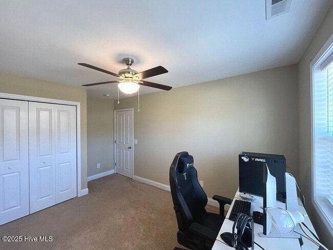 Building Photo - 225 Savannah Garden Dr