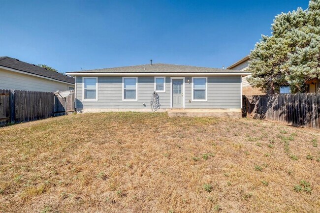 Building Photo - 17901 Violet Ln