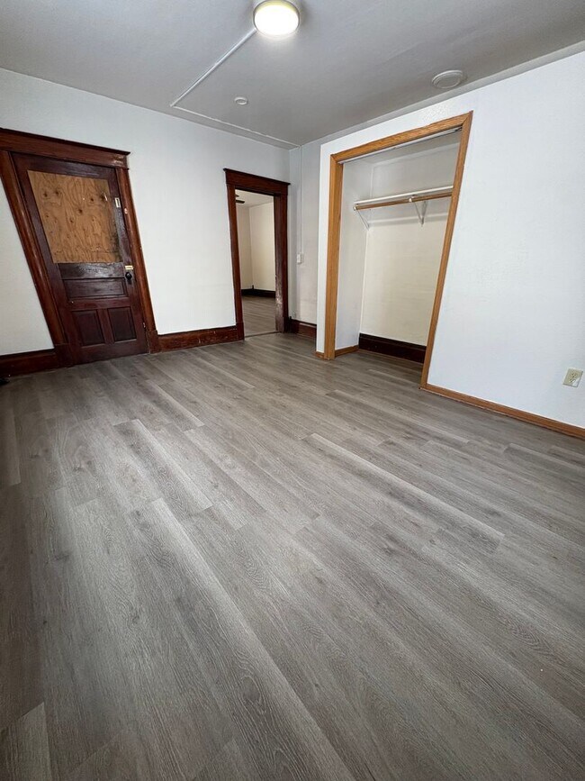 Building Photo - THR -03- Galesville