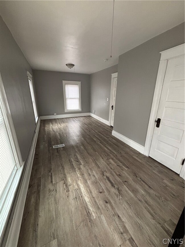 Building Photo - 428 S Meadow St