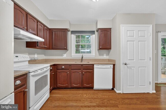 Building Photo - 9821 Owens Ct