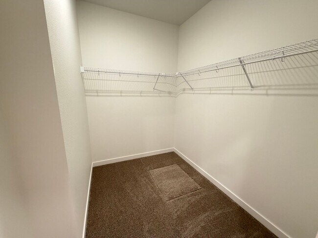 Building Photo - Brand New Post Falls Home!!