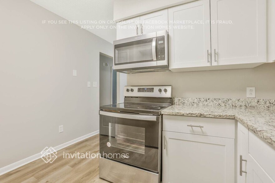 Building Photo - 415 Plainville Dr SW