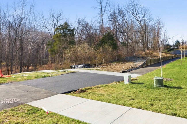 Building Photo - 1017 Venifena Terrace SE