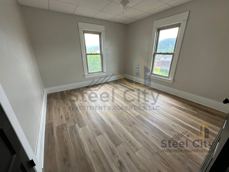 Building Photo - 434 N 7th St
