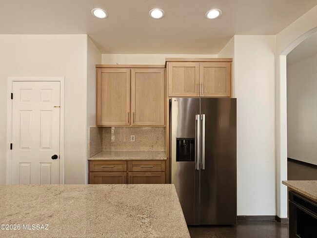 Building Photo - 4389 N Sunset Cliff Dr
