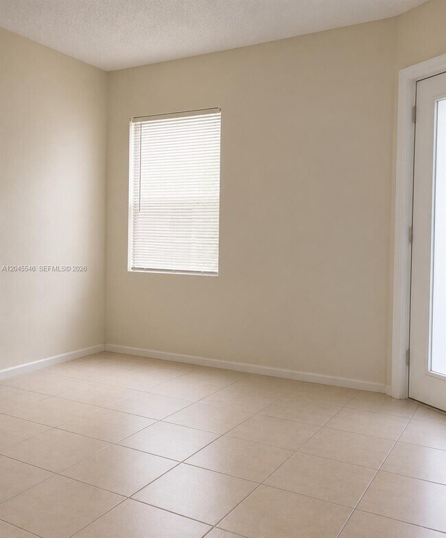 Building Photo - 9999 Summerbreeze Dr
