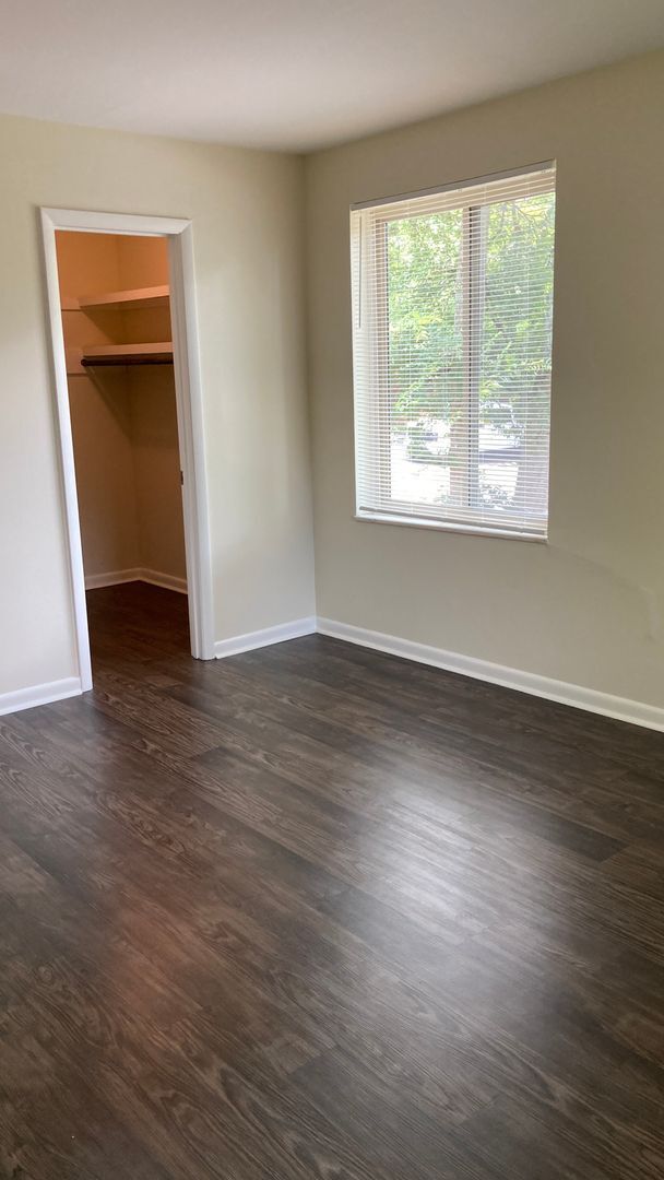 Building Photo - Location, Location, Location! 2-Bedroom Condo Near Vanderbilt