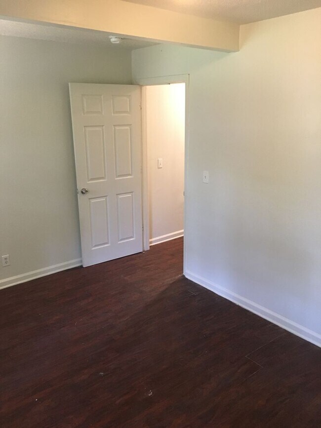 Building Photo - 30/32 Gardner Dr