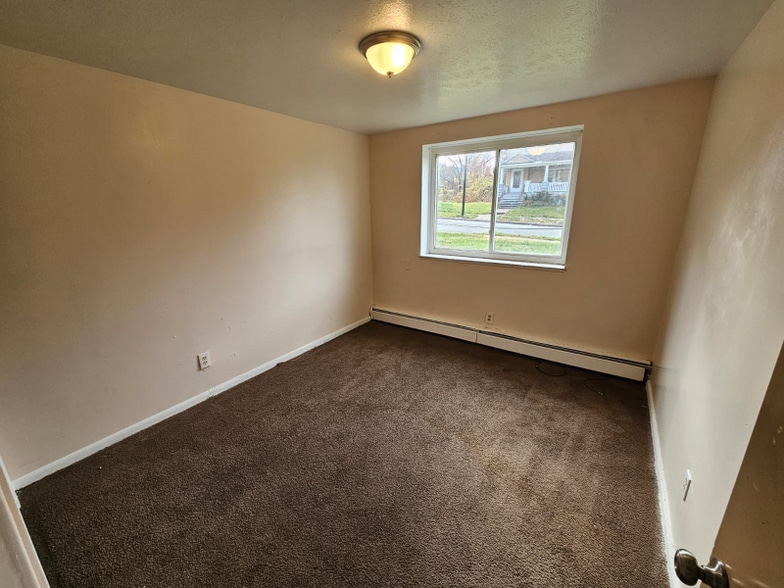 Building Photo - 1885 Taylor Rd