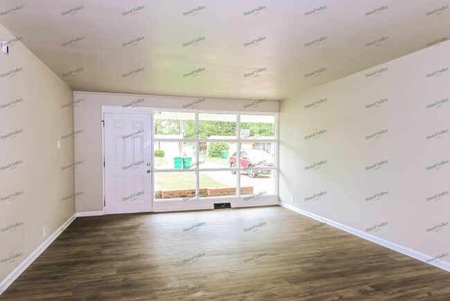Building Photo - 10531 Rothwell Dr