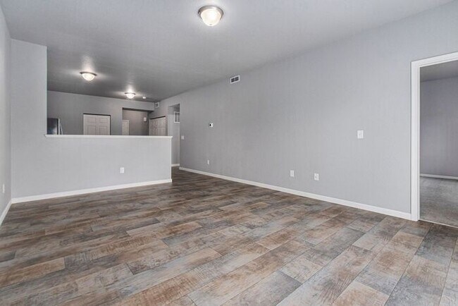 Building Photo - 5499 E Karen Ct