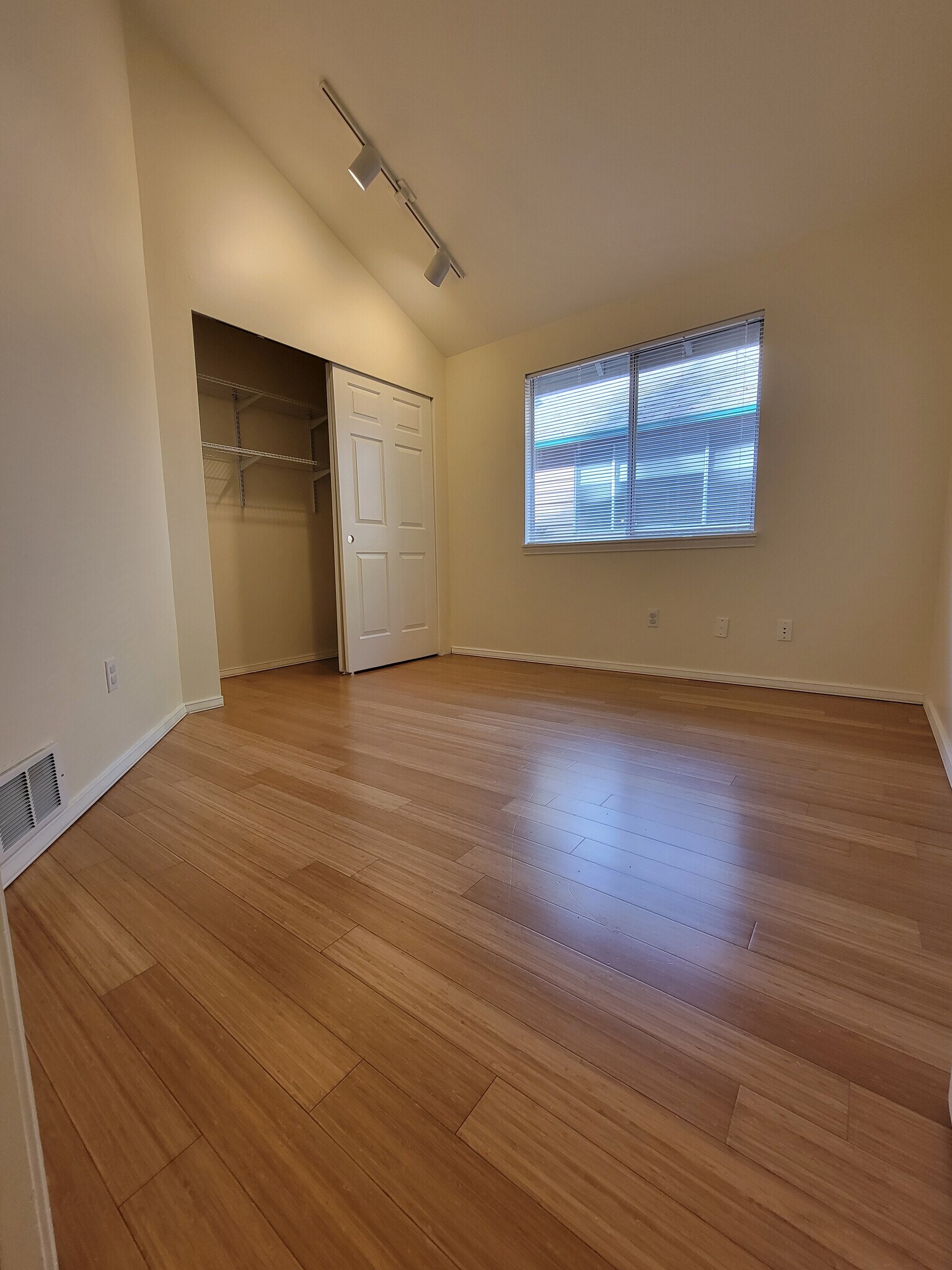 Building Photo - 9506 Sand Point Way NE