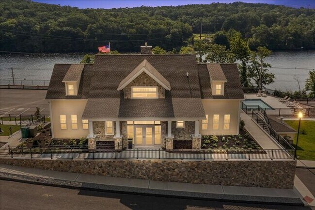Building Photo - Envoy Townhouse with Tuscan Inspired Inter...