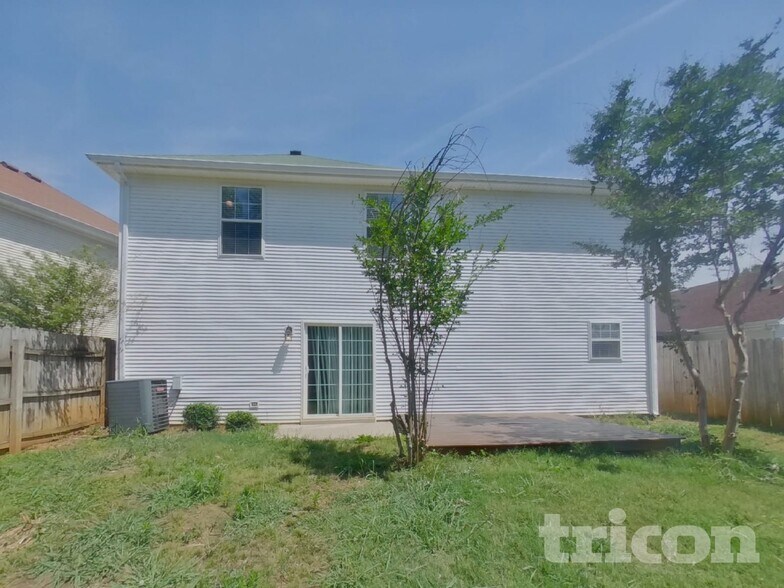 Building Photo - 911 Red Feather Trail
